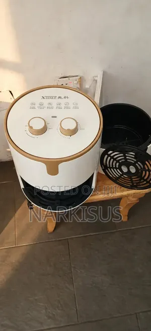 XIANKE 5L Air Fryer - Neatly Used, Works Perfectly - 1000W