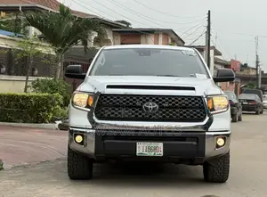 Toyota Tundra 2021 White