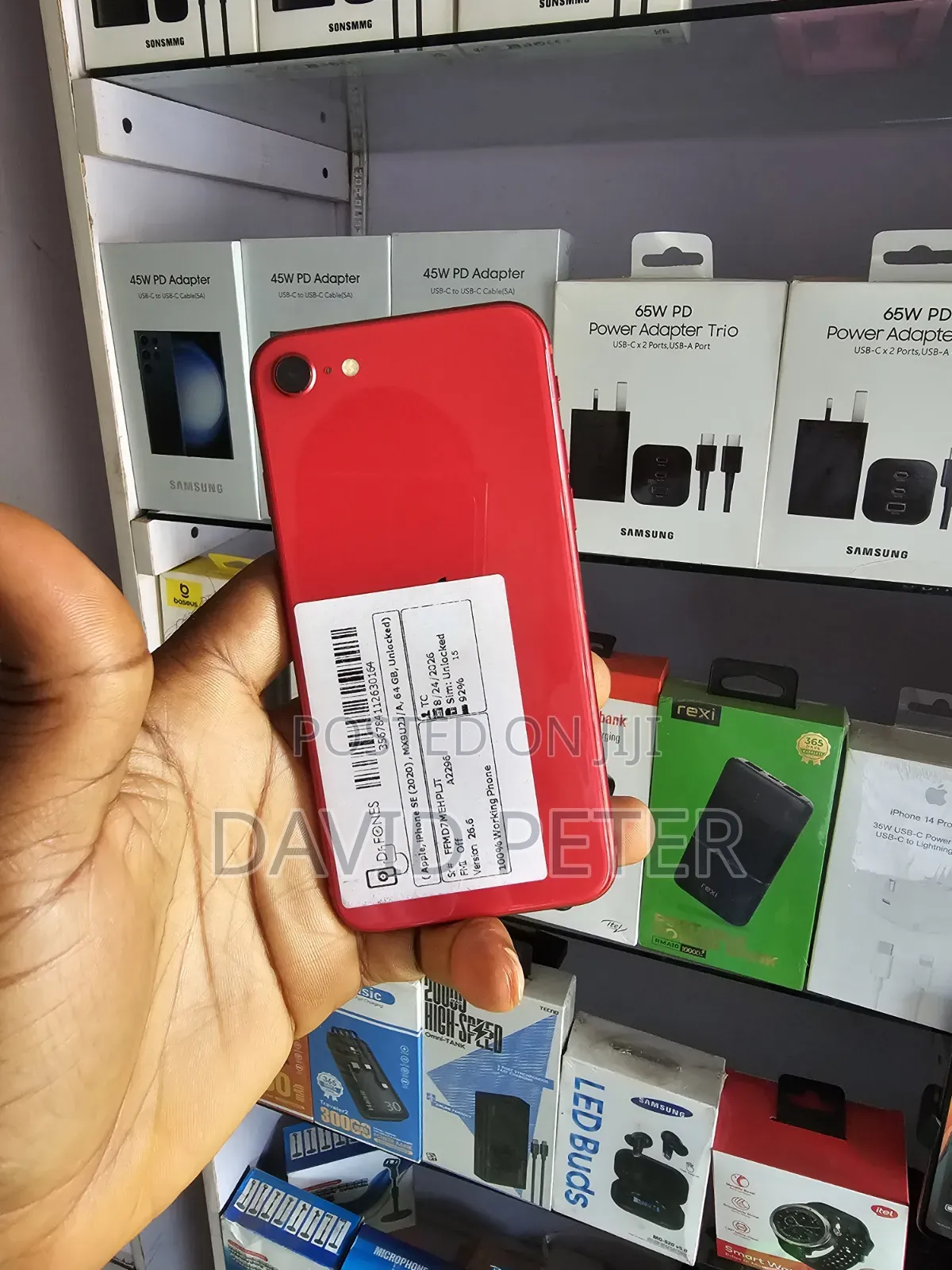 Apple iPhone SE (2020) 64 GB Red