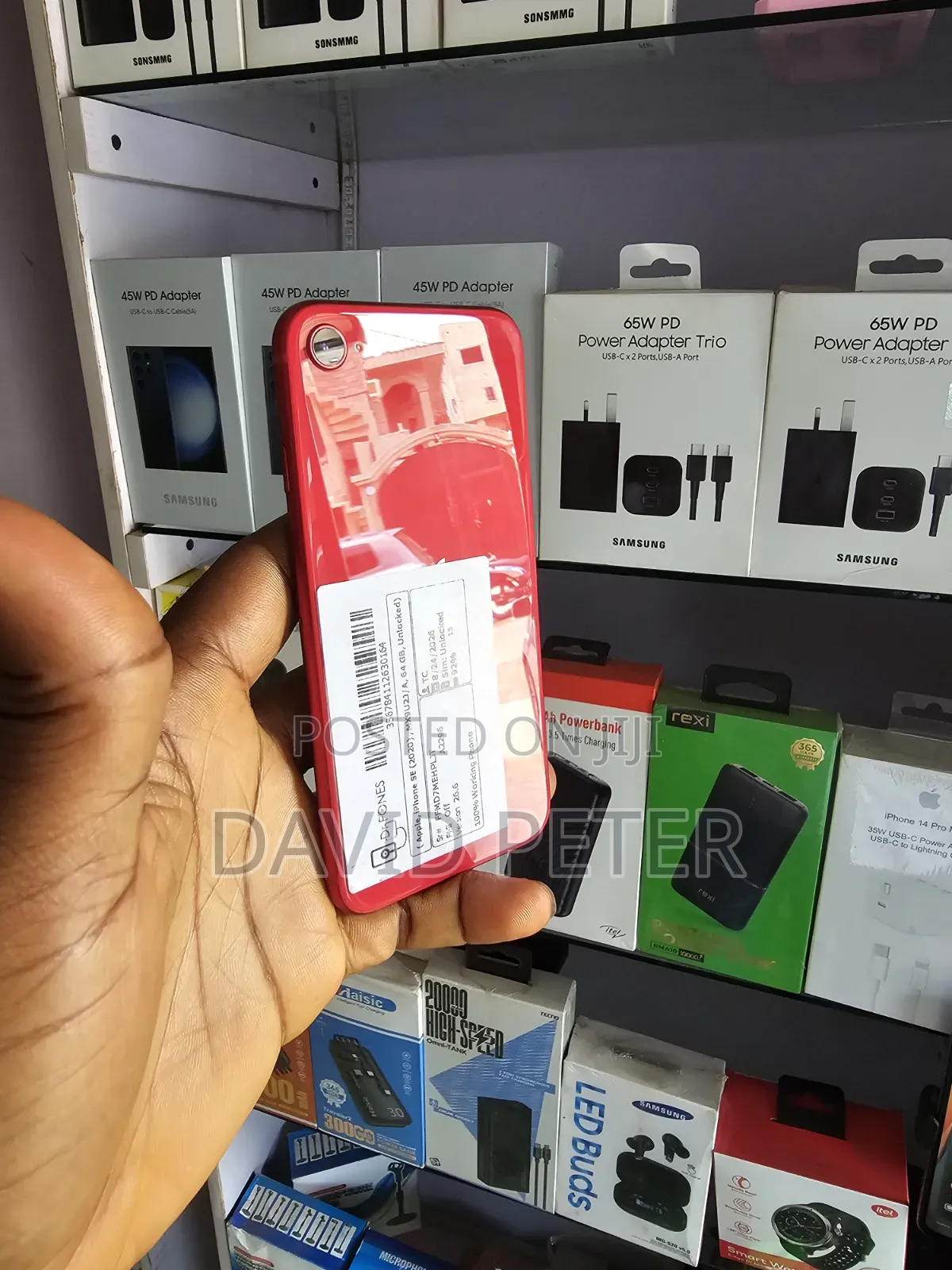 Apple iPhone SE (2020) 64 GB Red
