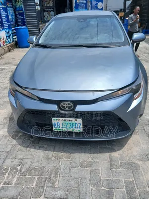 Toyota Corolla LE 2020 Blue