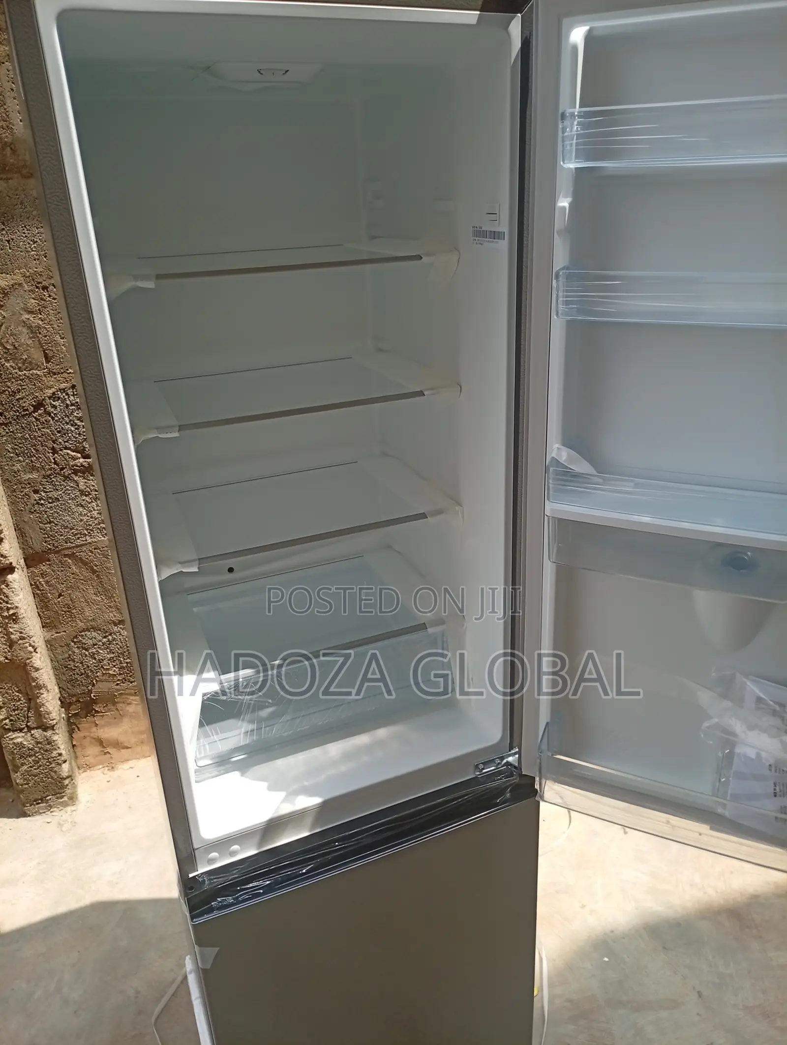Hisense 35DCB Refrigerator – Convenience Meets Modern Design