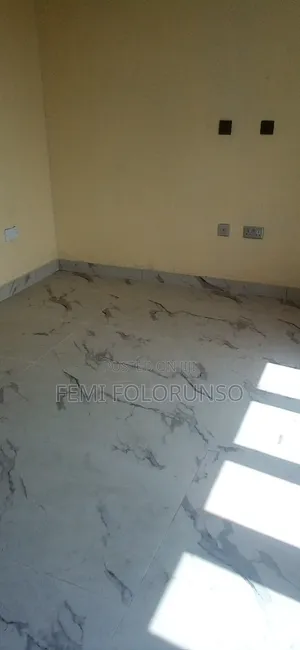 3bdrm Block of Flats in Phase 1 / Gbagada for sale