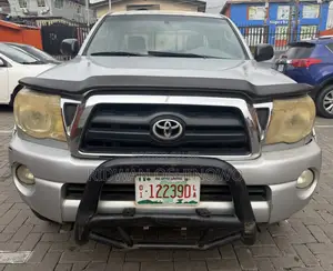 Toyota Tacoma 2007 White