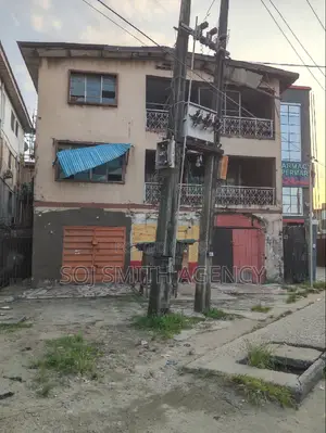 3bdrm Block of Flats in Ojuelegba for sale