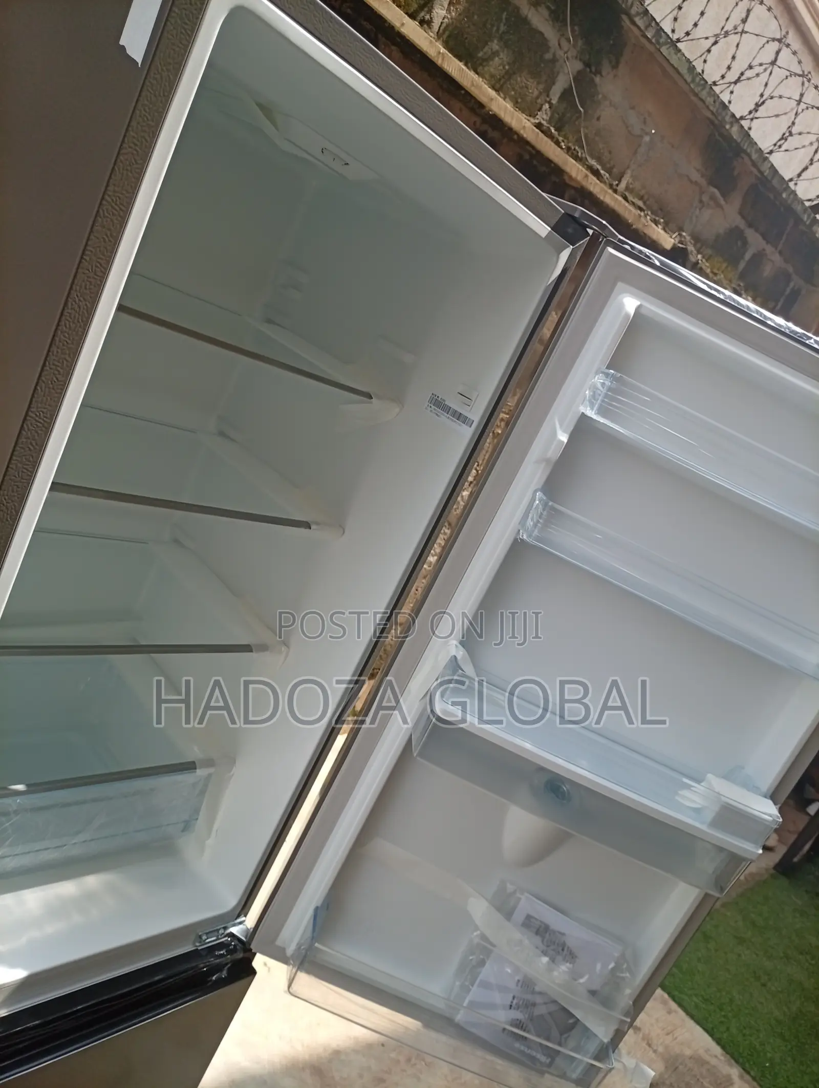 Hisense 35DCB Fridge – Dependable Cooling for Daily Use