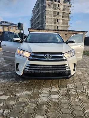 Toyota Highlander Limited 4dr SUV (3.5L 6cyl 6A) 2015 White
