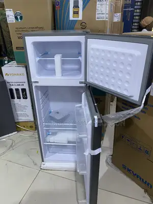 Skyrun BCD-200K 200L Top Freezer Fridge for Daily Food Preservation