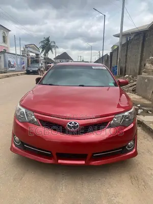 Toyota Camry SE 4dr Sedan (2.5L 4cyl 6A) 2013 Red