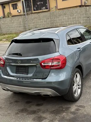 Mercedes-Benz GLA 250 2015