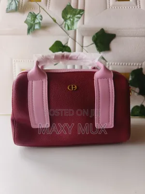 Eye-Trapping Chris Bella Hand Bags