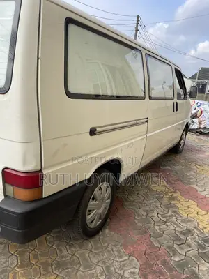 Volkswagen Transporter 2002 White