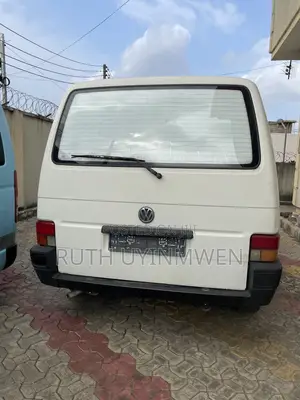 Volkswagen Transporter 2002 White