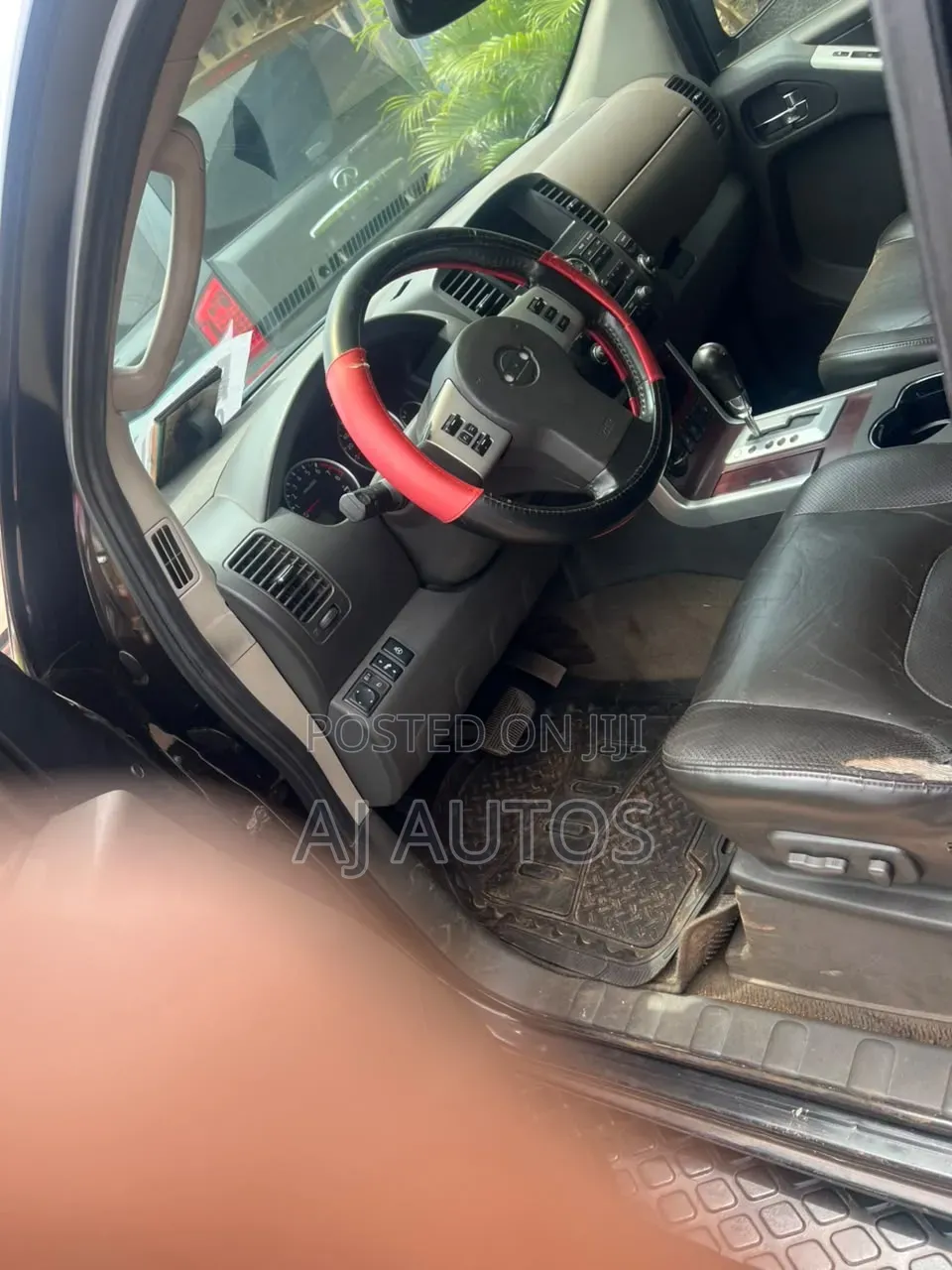 Nissan Pathfinder LE 4x4 2010 Black