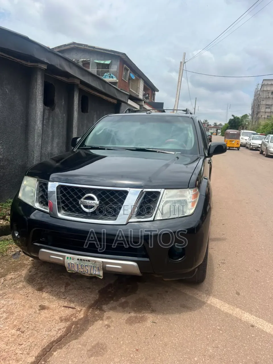 Nissan Pathfinder LE 4x4 2010 Black