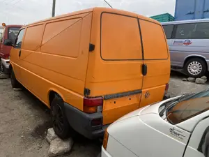 Volkswagen Transporter 2005 Orange