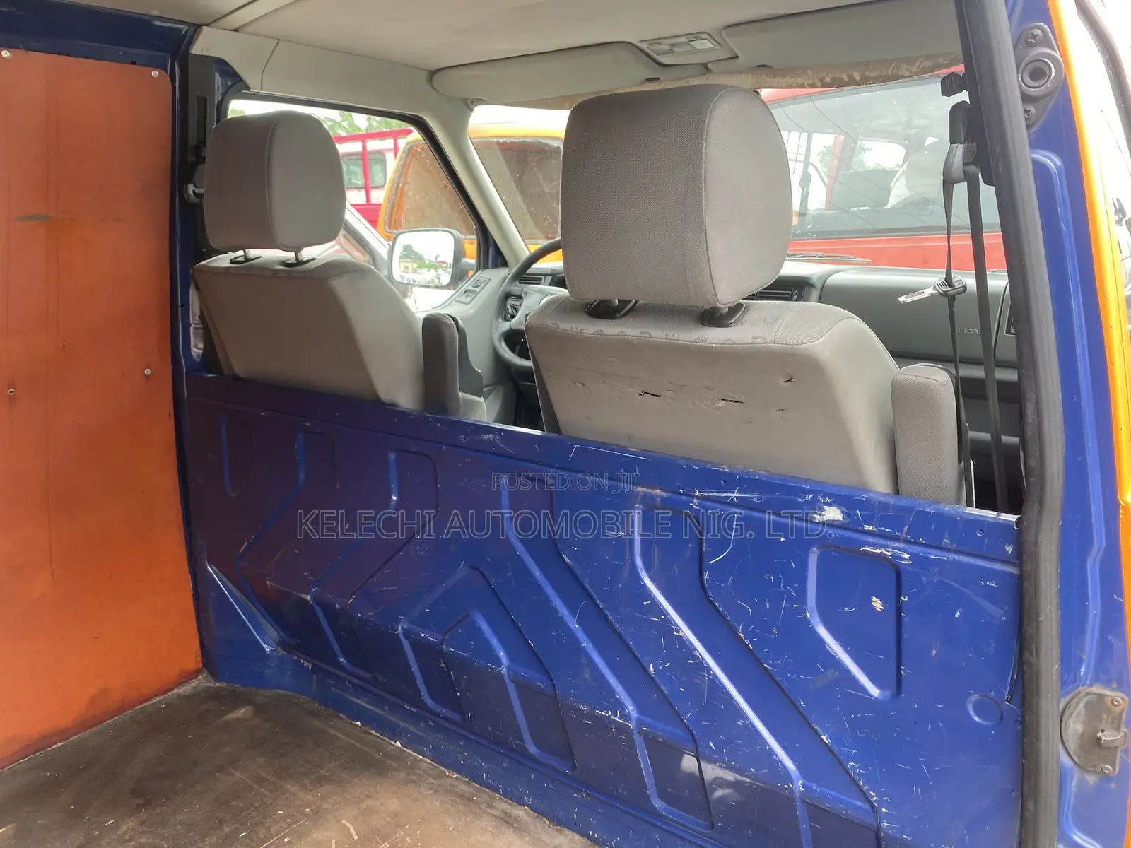 Volkswagen Transporter 2005 Orange