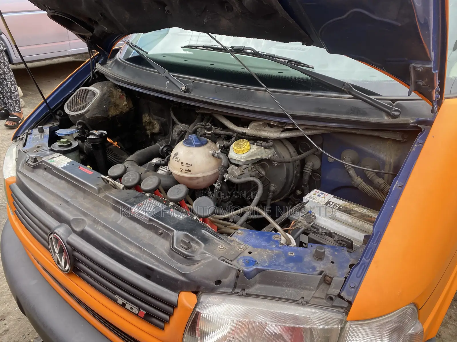 Volkswagen Transporter 2005 Orange