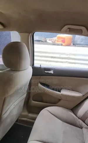Honda Accord 2004 Gold