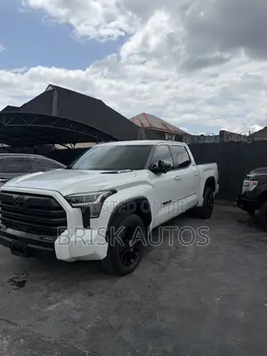 Toyota Tundra 2024 White
