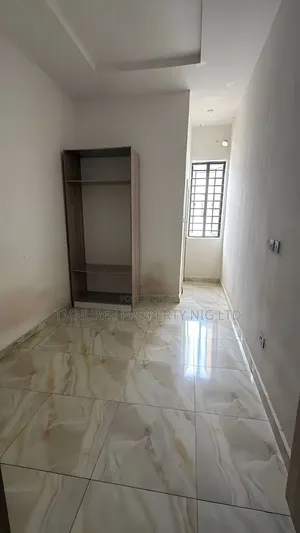 1bdrm Room & Parlour in Ikota for rent