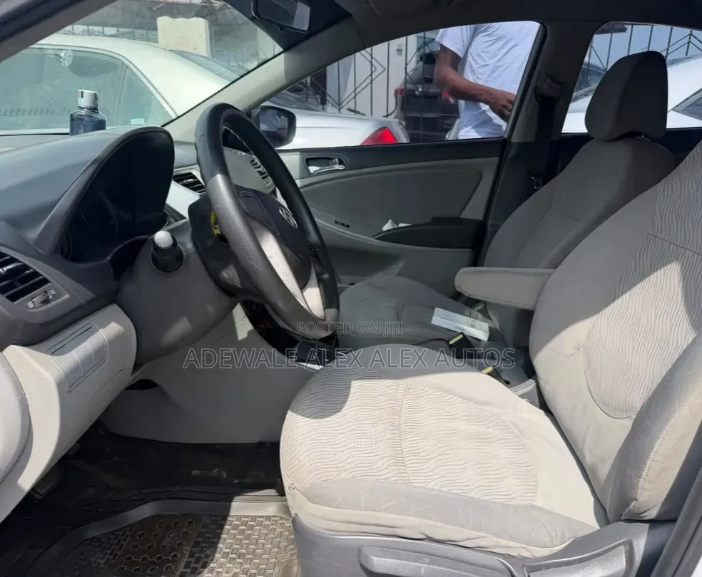 Hyundai Accent 2015 Silver