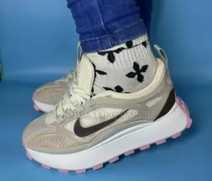 Nike Men’s Casual Sneakers-Black & White