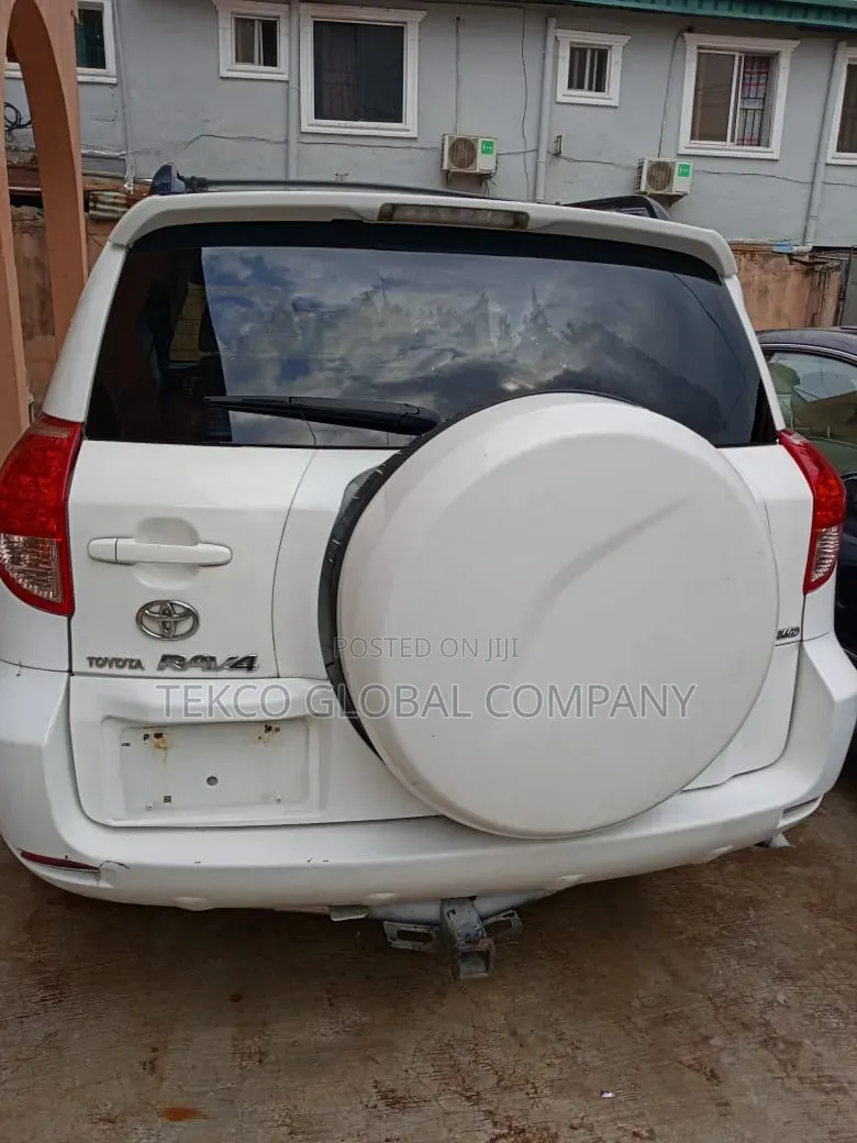 Toyota RAV4 2007 White