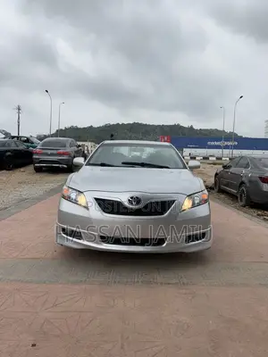 Toyota Camry SE 4dr Sedan (2.5L 4cyl 6AM) 2010 Silver