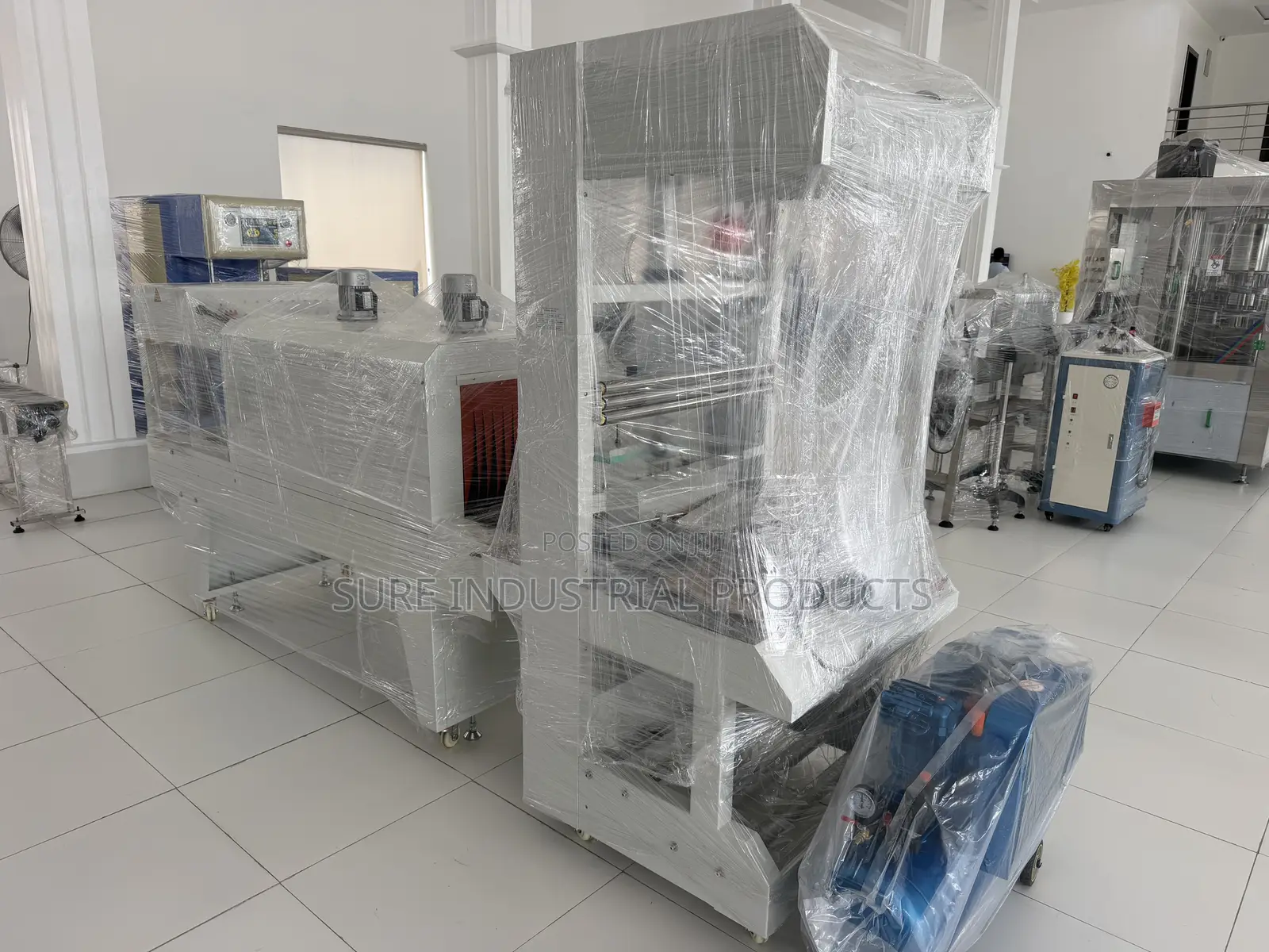 Brand New Shrink-Wrapping Machine