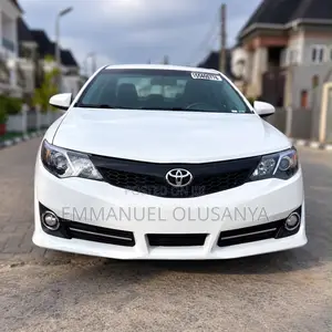 Toyota Camry SE 4dr Sedan (2.5L 4cyl 6A) 2013 White