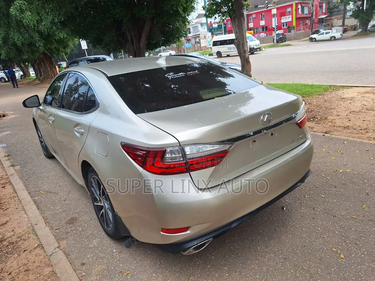 Lexus ES 2016 Gold