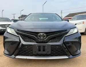 Toyota Camry XSE FWD (2.5L 4cyl 8AM) 2018 Black