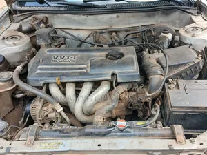 Toyota Corolla 2000 Silver