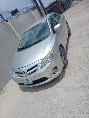 Toyota Corolla LE 4dr Sedan (1.8L 4cyl 4A) 2010 Silver