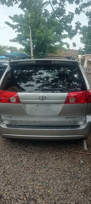 Toyota Sienna 2008 Silver