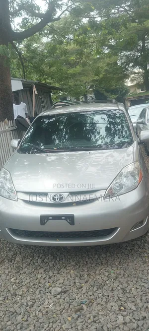 Toyota Sienna 2008 Silver