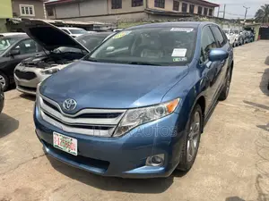 Toyota Venza AWD 2010 Blue
