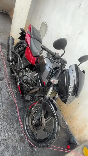 Bajaj Pulsar 220 F 2025 Black