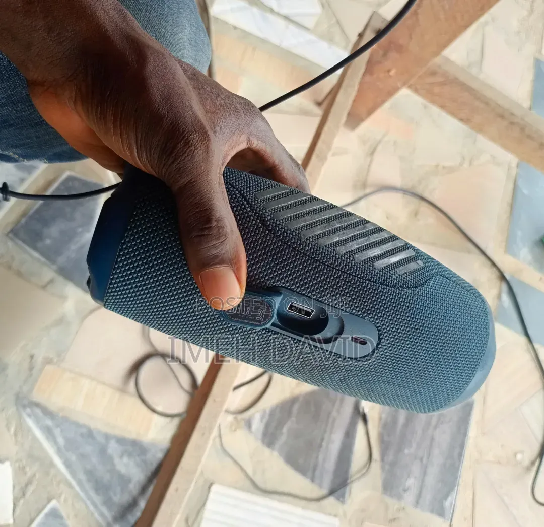 JBL Charge 5