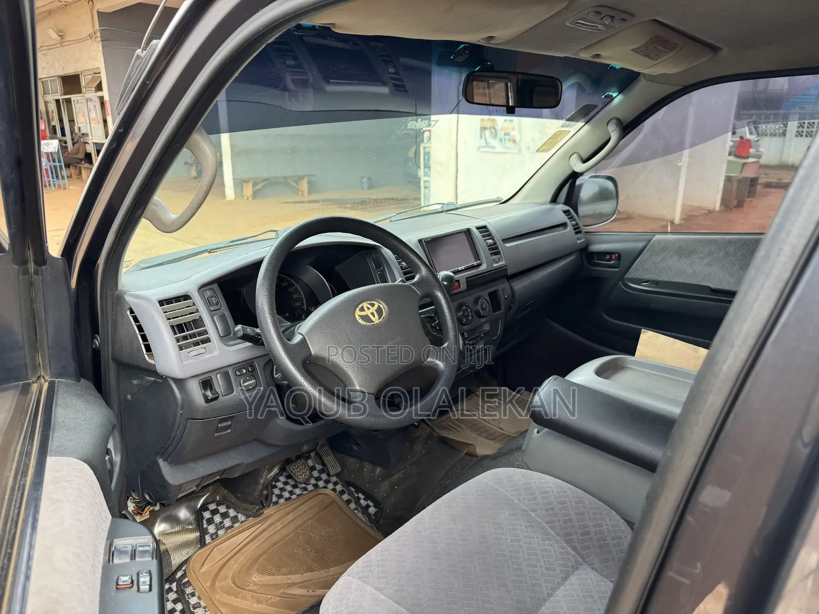 Toyota HiAce 1998 Grey