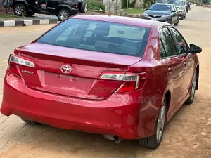 Toyota Camry SE 4dr Sedan (2.5L 4cyl 6A) 2014 Red