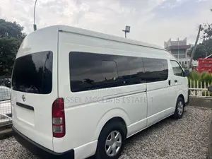 Toyota HiAce 2019 White