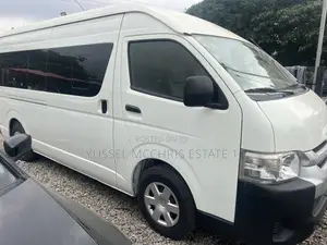 Toyota HiAce 2019 White