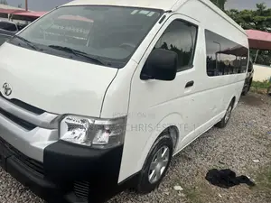 Toyota HiAce 2019 White