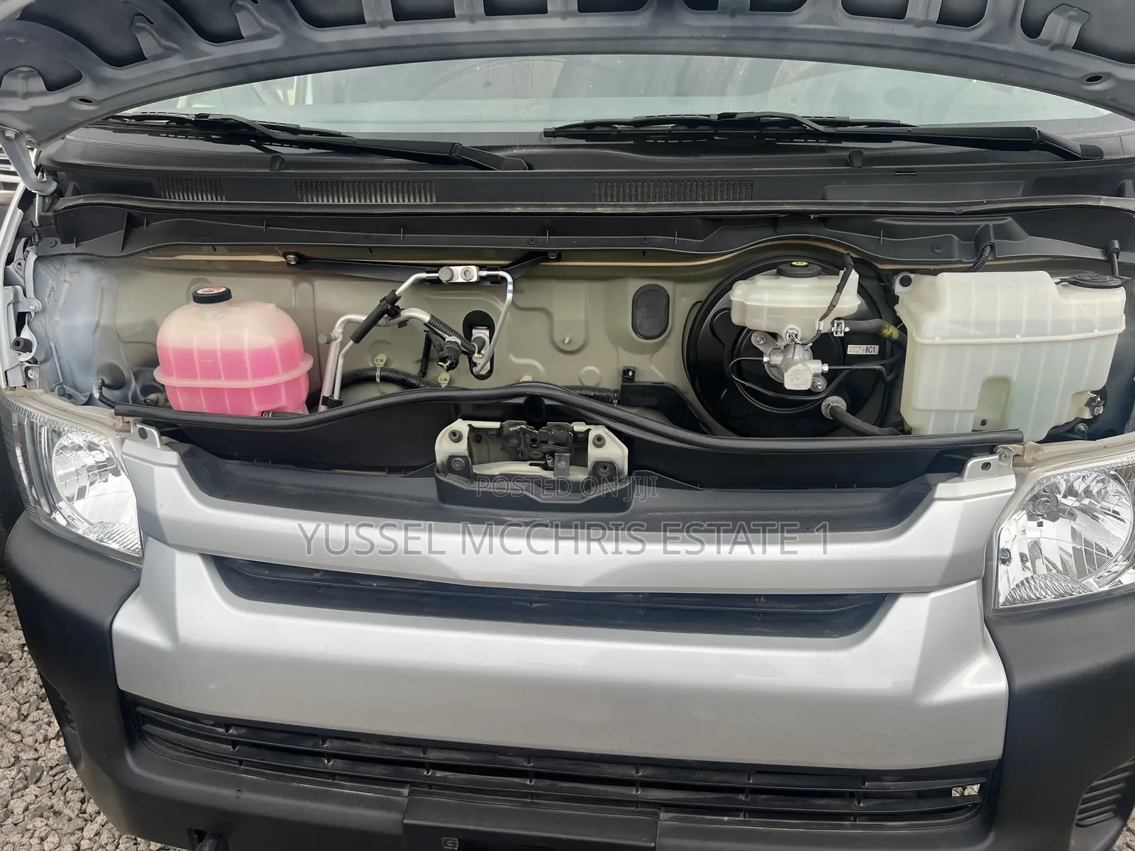 Toyota HiAce 2019 White