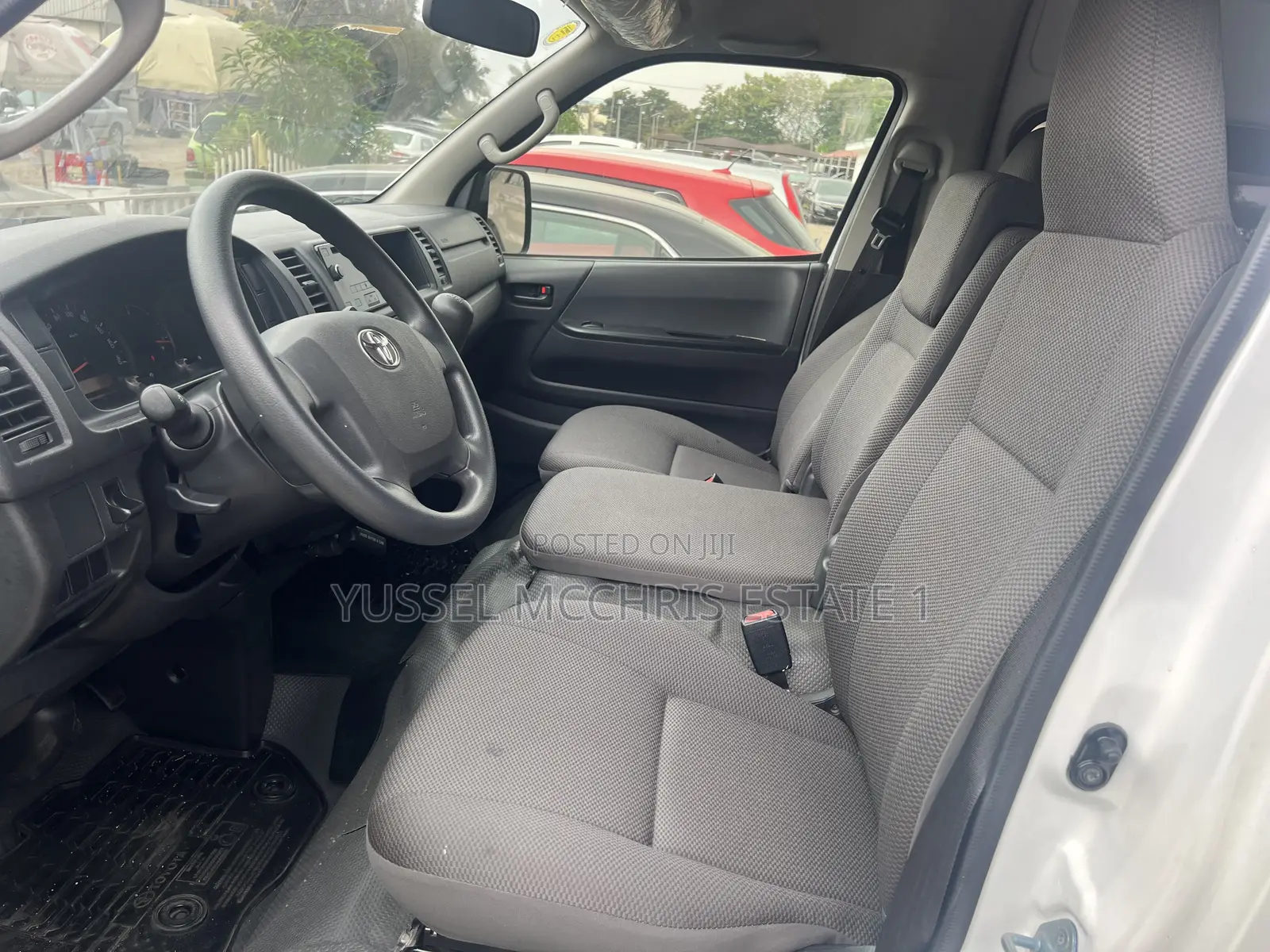 Toyota HiAce 2019 White
