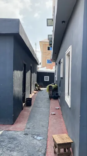 6bdrm Block of Flats in Ajegunle for sale