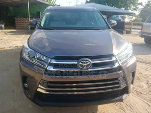 Toyota Highlander Limited 4x2 V6 (3.5L 6cyl 8A) 2018 Gray