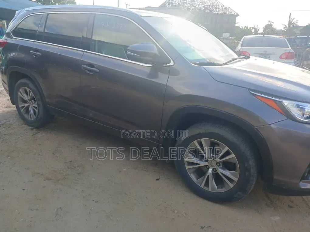 Toyota Highlander Limited 4x2 V6 (3.5L 6cyl 8A) 2018 Gray